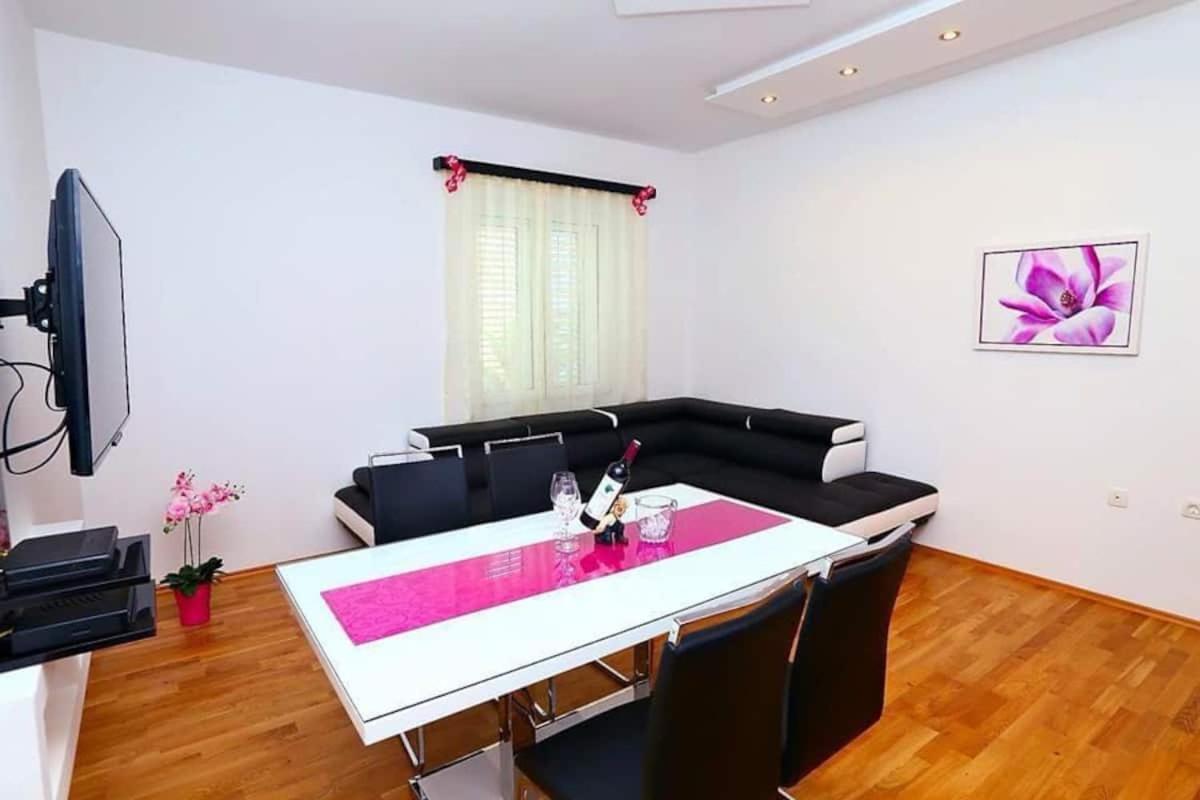 Split Central Retreat Екстер'єр фото